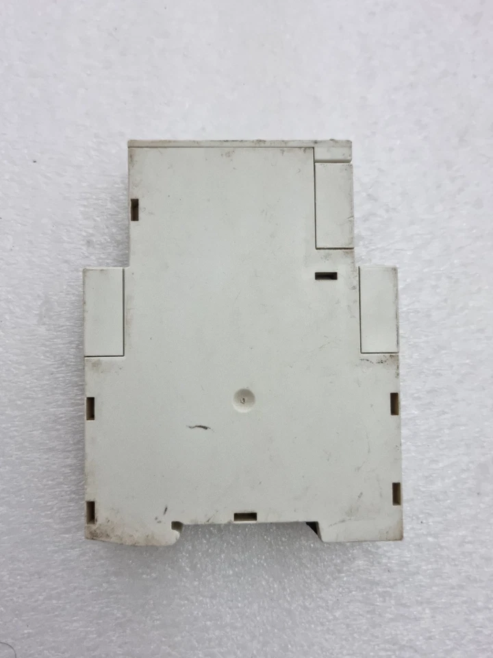 EBERLE SBM-3 MULTIFUNCTION TIMER RELAY 0.1s-100h 12-240V AC/DC